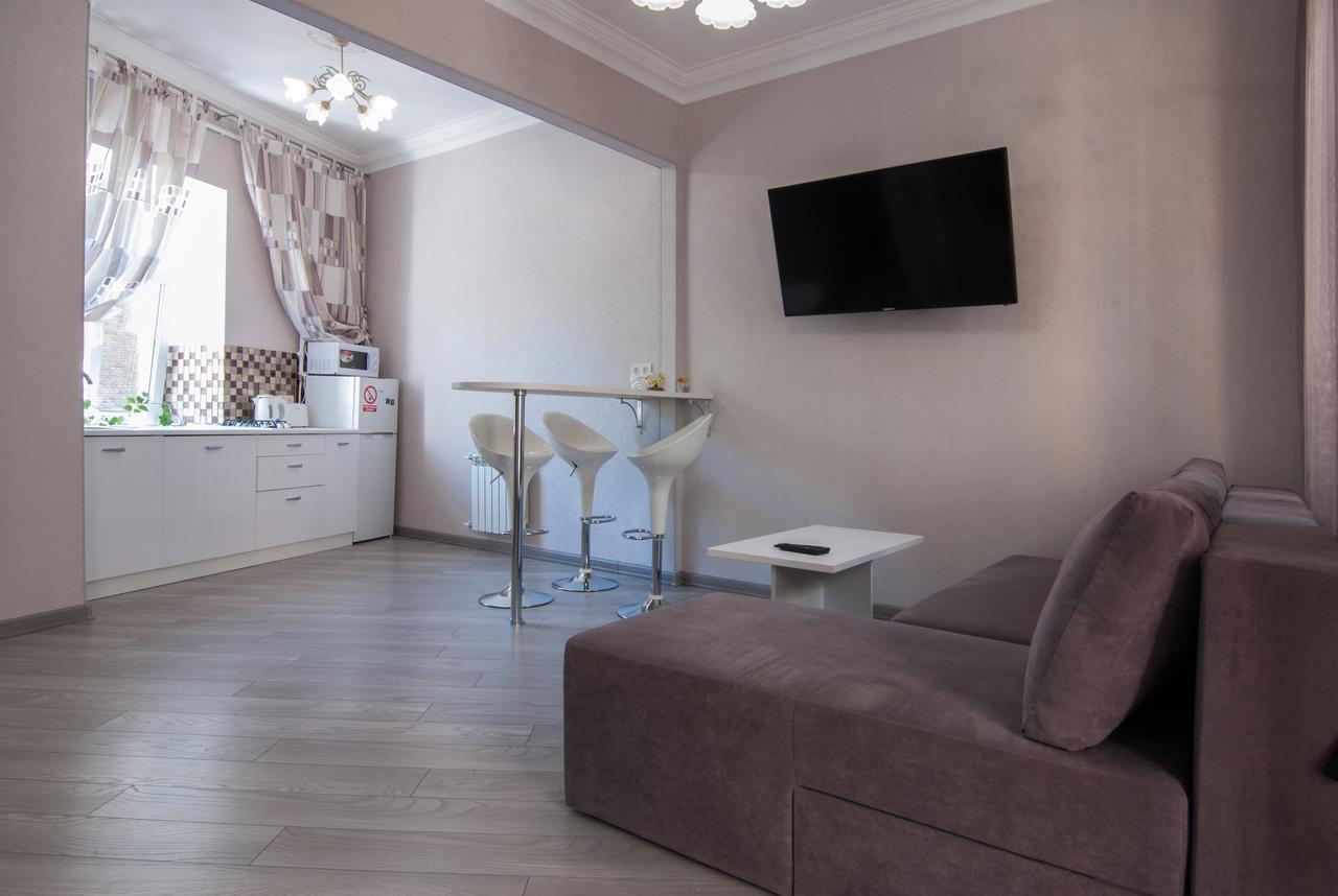 Home Hotel Apartments On Mykhailivska Square - Kiev Ngoại thất bức ảnh