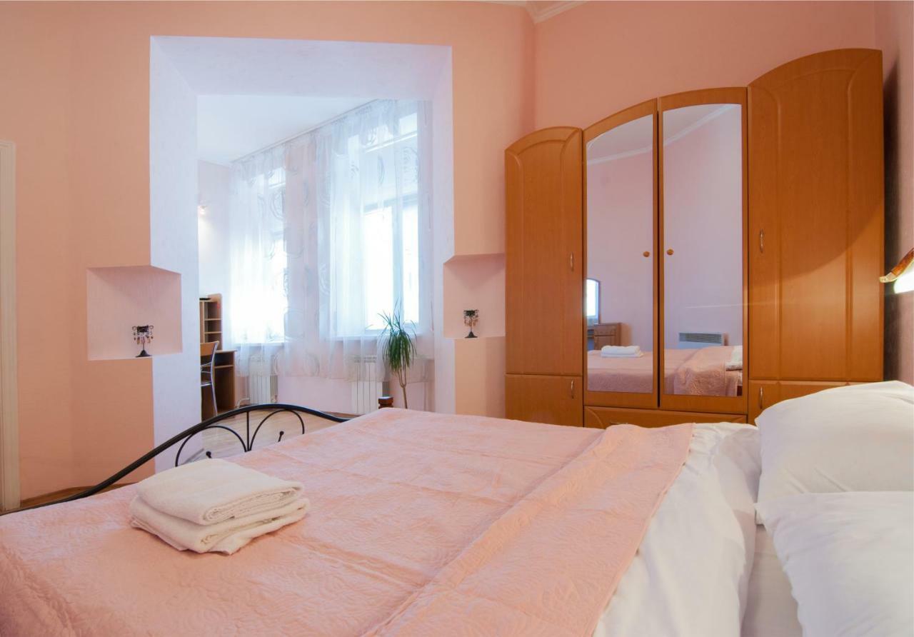 Home Hotel Apartments On Mykhailivska Square - Kiev Ngoại thất bức ảnh