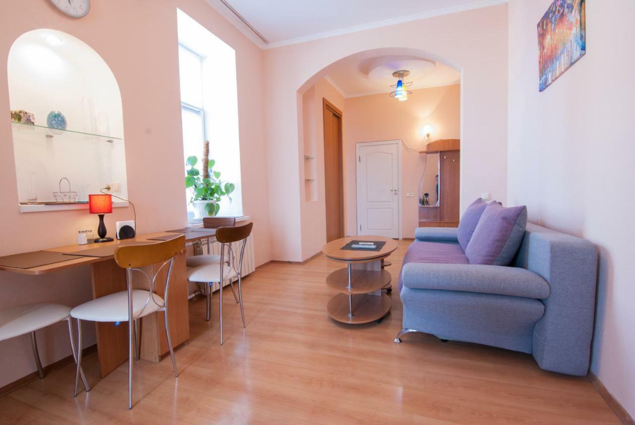 Home Hotel Apartments On Mykhailivska Square - Kiev Ngoại thất bức ảnh
