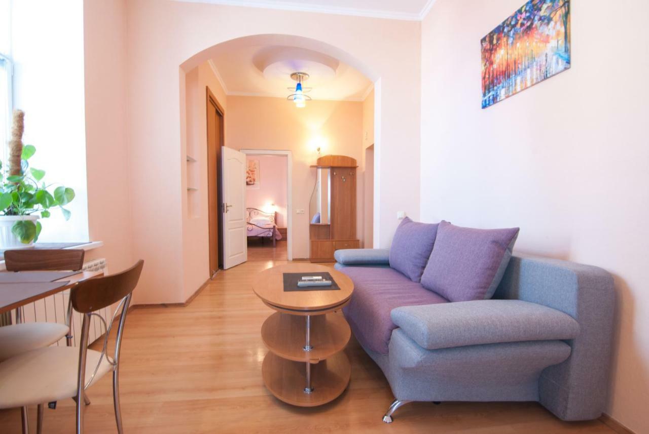 Home Hotel Apartments On Mykhailivska Square - Kiev Ngoại thất bức ảnh
