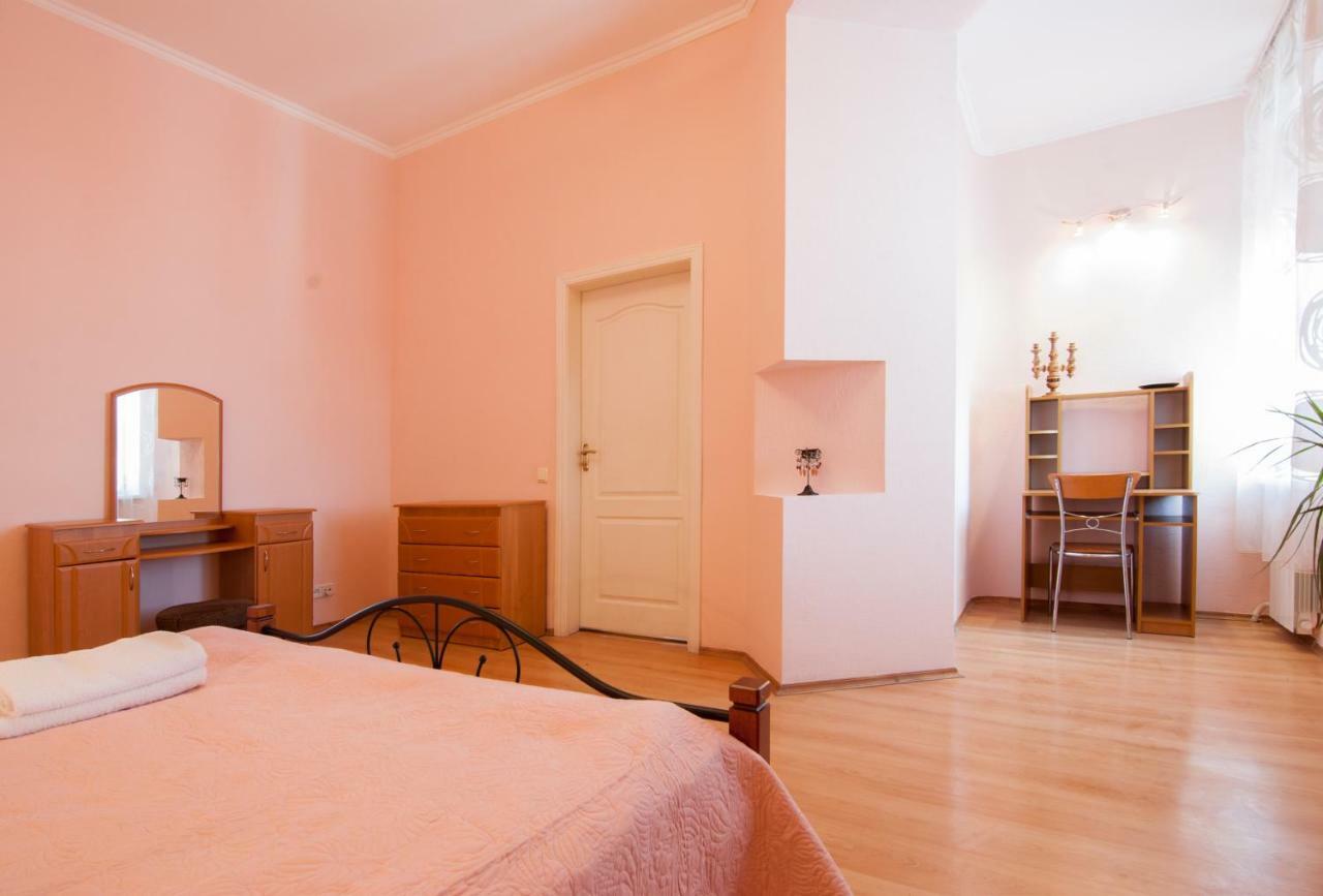 Home Hotel Apartments On Mykhailivska Square - Kiev Ngoại thất bức ảnh