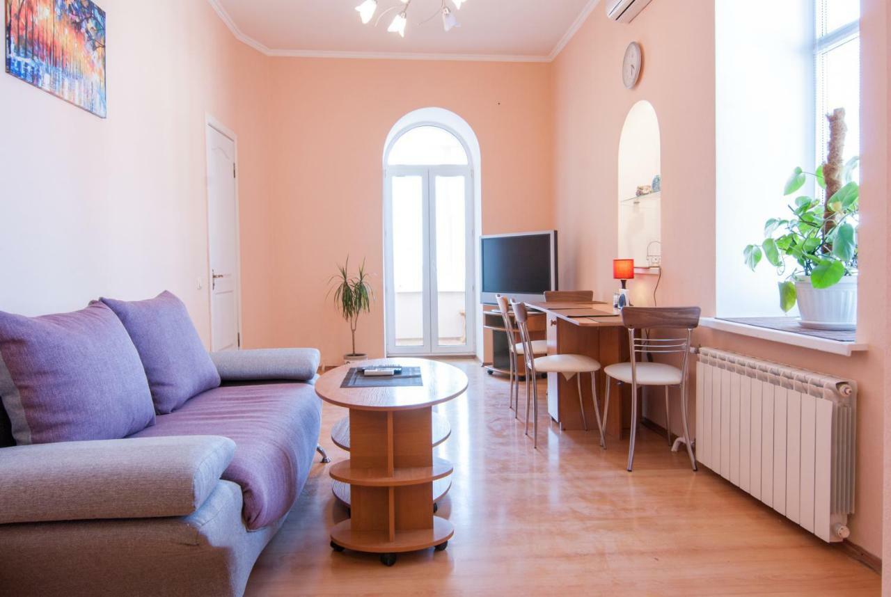 Home Hotel Apartments On Mykhailivska Square - Kiev Ngoại thất bức ảnh